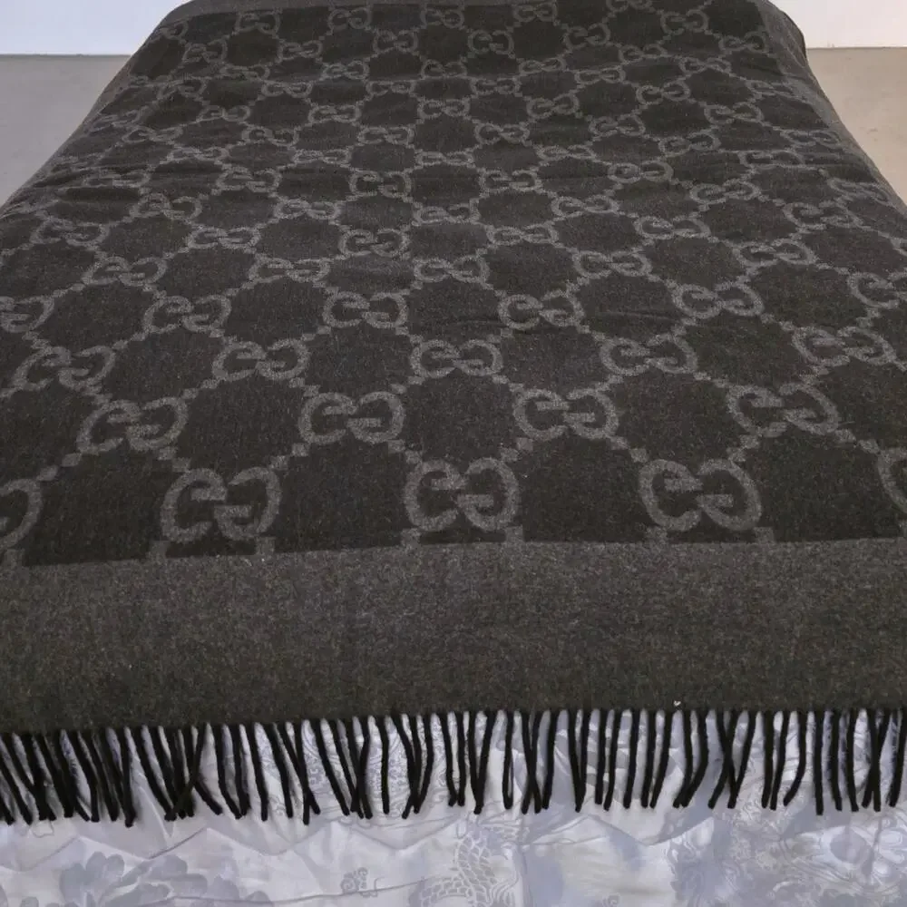 Gucci GG Monogram Throw Blanket Wool Cashmere Black Gray Italy 72x58 Box